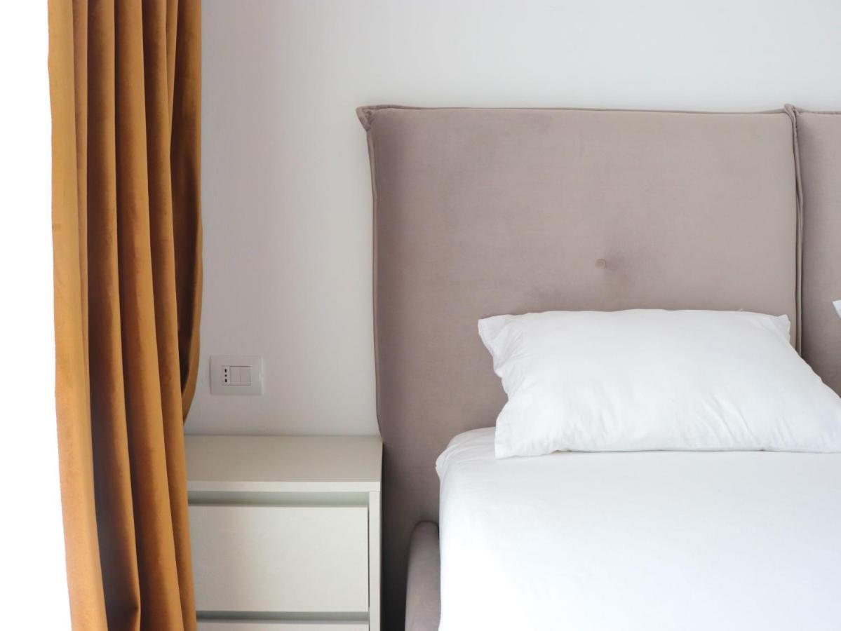 Bed and Breakfast Luxury Rooftop 23 Tirana Exterior foto